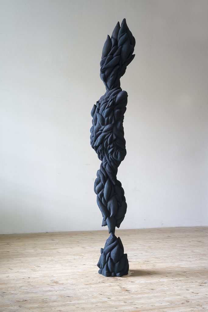 Černá Marie, 2023, Epoxid, 225x40x40 cm
